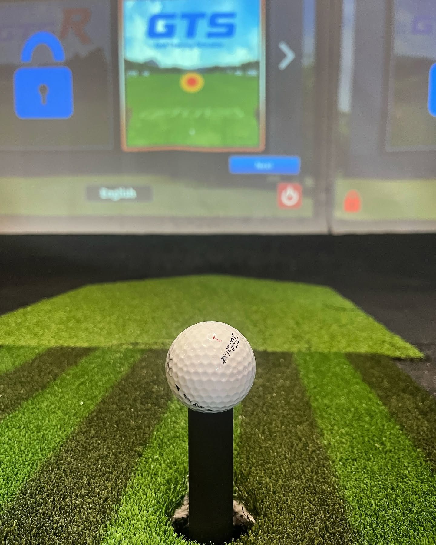 Screen close-up with course visual